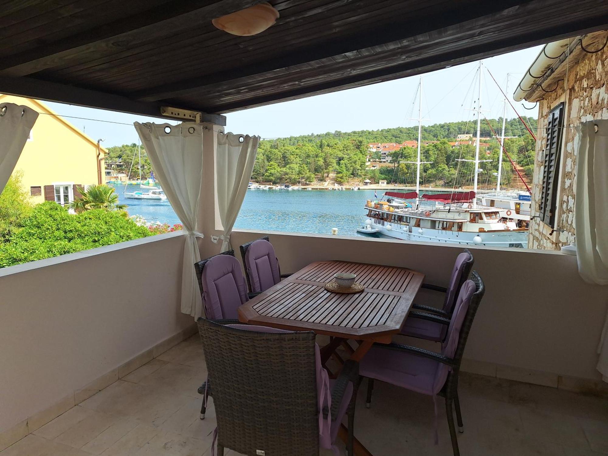 Two-Bedroom Apartment With Sea View,Big Terrase And Garden Stari Grad  Luaran gambar