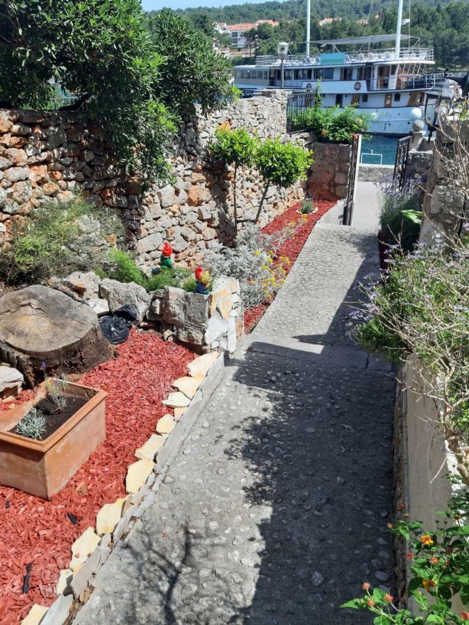 Two-Bedroom Apartment With Sea View,Big Terrase And Garden Stari Grad  Luaran gambar